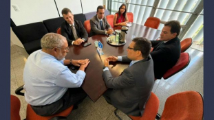 Cinquentenário da Anamatra é tema de reunião com senador Paulo Paim							