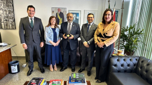 Senador Paulo Paim (PR/RS) recebe medalha comemorativa dos 50 anos da Anamatra							